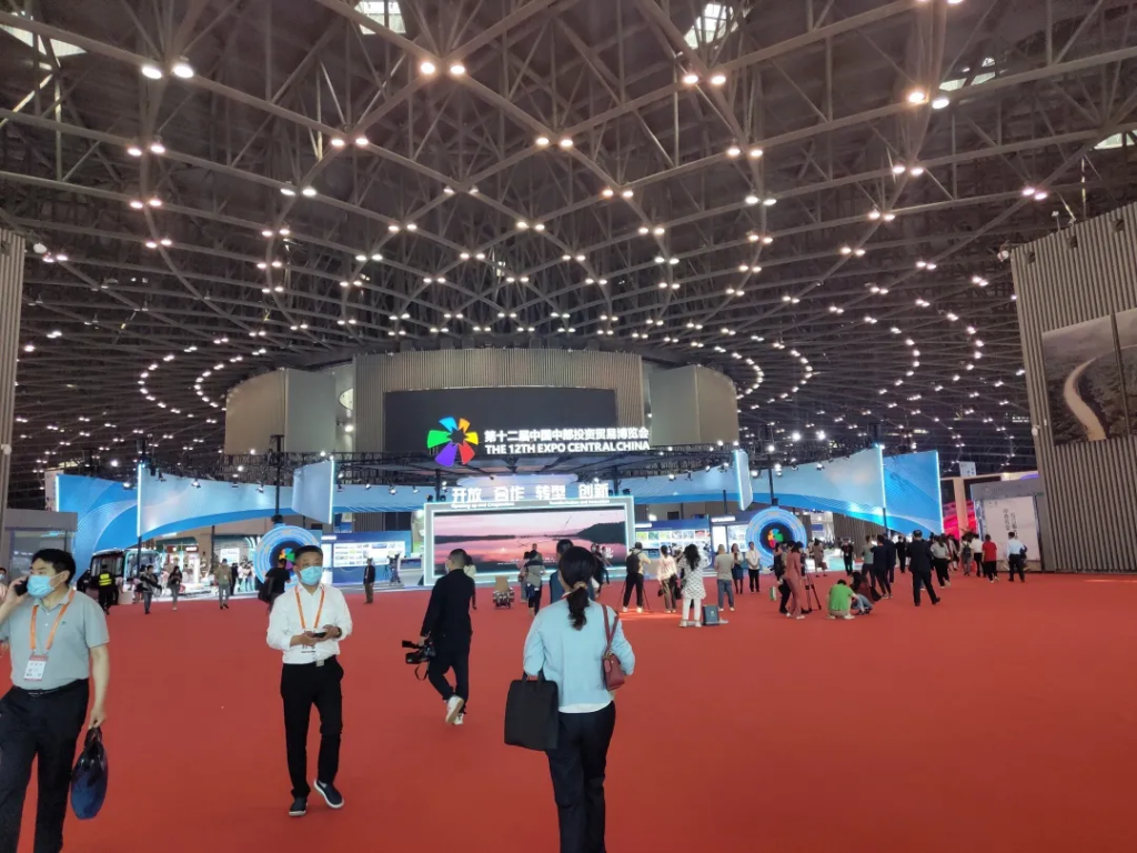 中原工业设计城前往太原参加第十二届中国中部投资贸易博览会