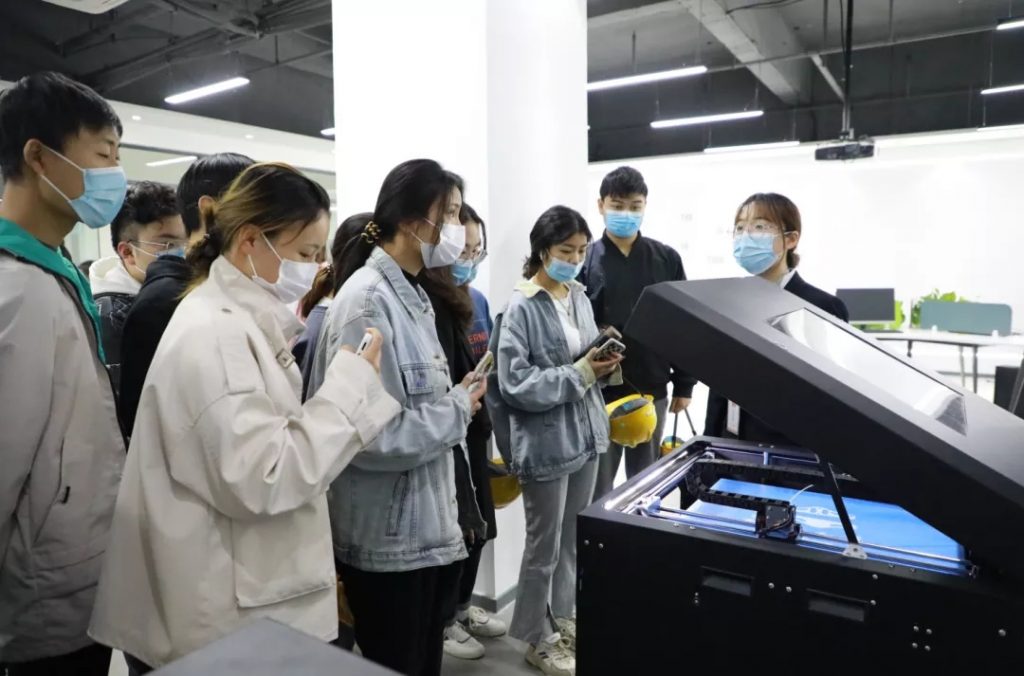 中原工业设计城3D打印公共服务中心正式启动!