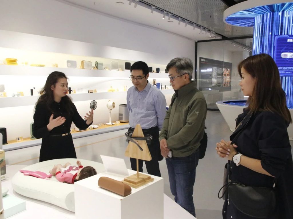 香港理工大学一行到访广东工业设计城，共探湾区设计人才发展新路径