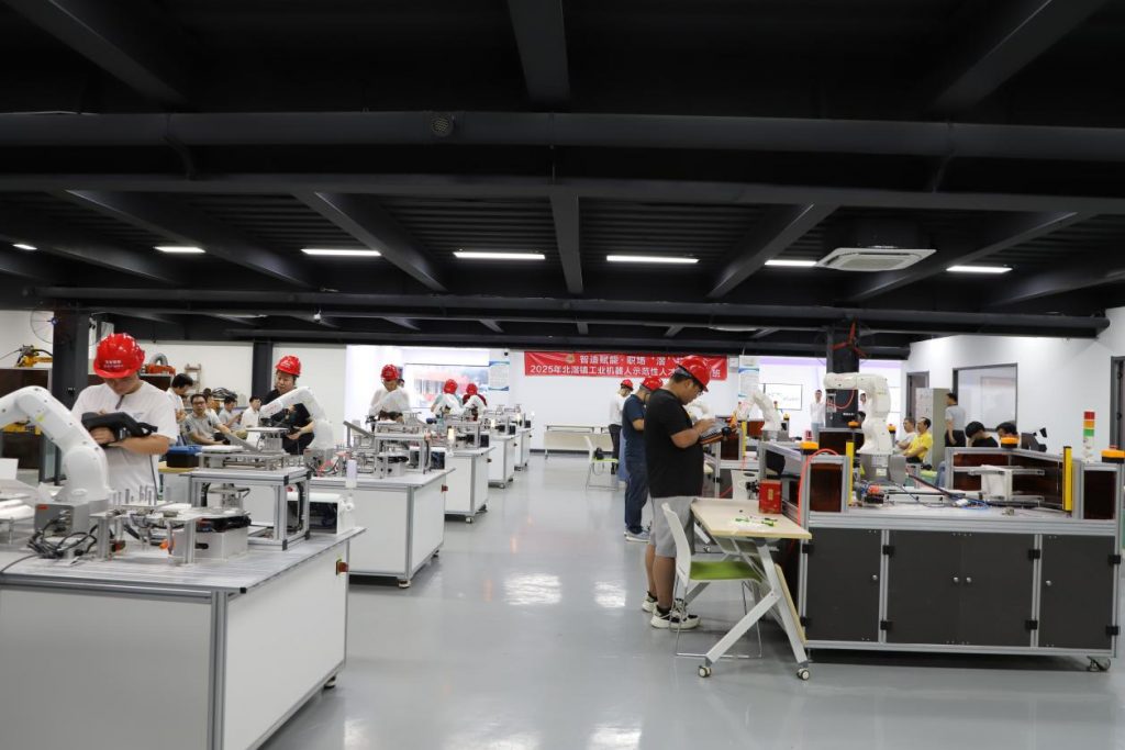 智造赋能，人才“滘”技 ——北滘镇工业机器人示范性人才孵化培训班正式结业